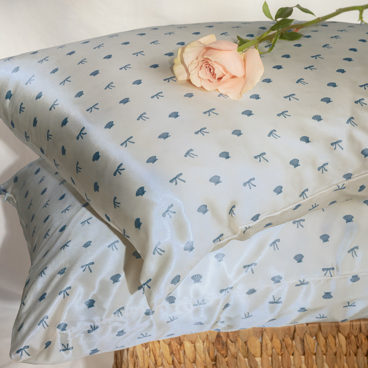 Satin Pillowcase in Pearlized Cream & Coastal Blue Print 4 Pack